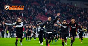 Eintracht Frankfurt vượt qua VfB Stuttgart trong trận cầu kịch tính